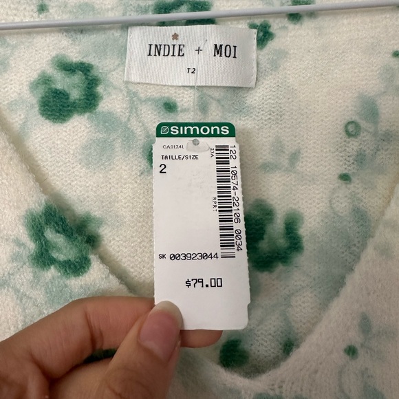 Indie + Moi NWT FLORAL SWEATER - Picture 6 of 6